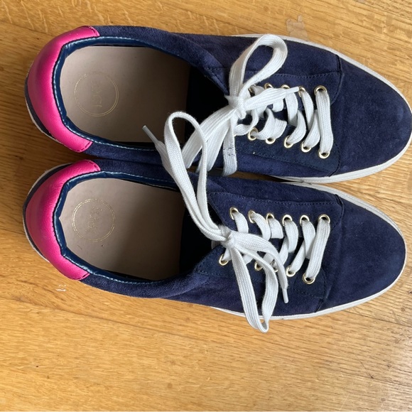 Navy suede fashion running shoes. - Picture 2 of 3
